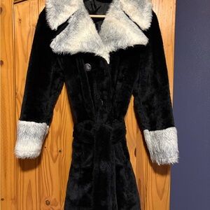 Vintage Black and Gray/White Faux Fur Women's Coat- Seam needs repair